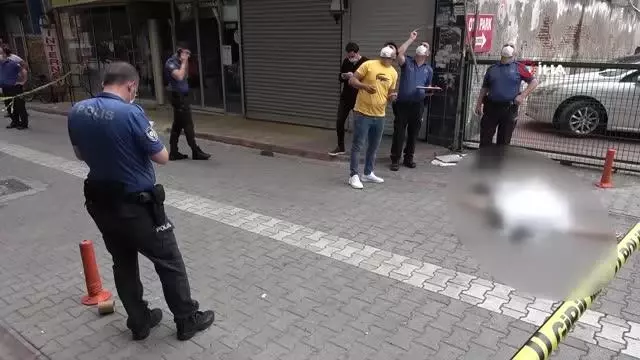 9 katlı iş hanının çatısından düşen kadın öldü.. Düşme anı kameraya yansıdı 9 katlı iş hanının çatısından düşen kadın öldü.. Düşme anı kameraya yansıdı