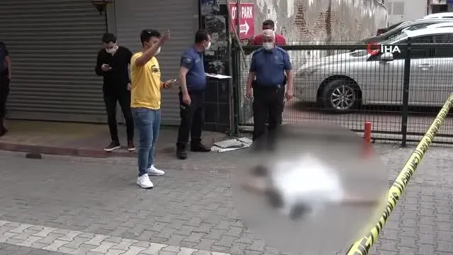 9 katlı iş hanının çatısından düşen kadın öldü.. Düşme anı kameraya yansıdı 9 katlı iş hanının çatısından düşen kadın öldü.. Düşme anı kameraya yansıdı