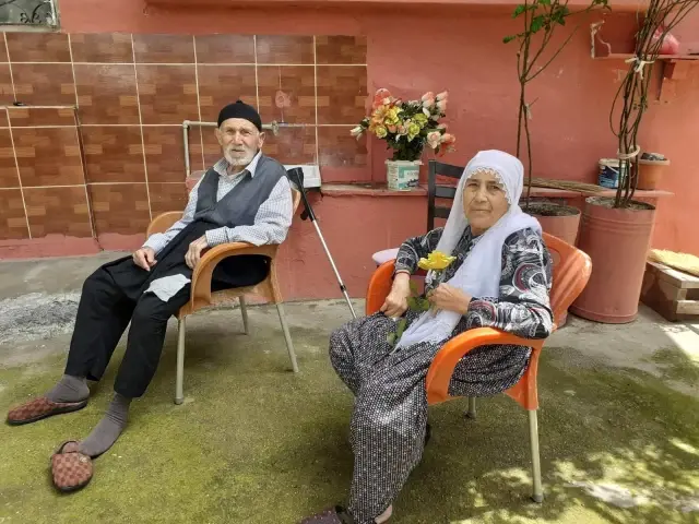 90'lık çift korona virüsü yendi 90'lık çift korona virüsü yendi
