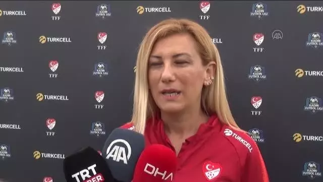 A Milli Kadın Futbol Takımı Teknik Direktörü Kıragası'ndan dünya kupası elemeleri değerlendirmesi A Milli Kadın Futbol Takımı Teknik Direktörü Kıragası'ndan dünya kupası elemeleri değerlendirmesi