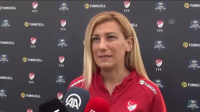 A Milli Kadın Futbol Takımı Teknik Direktörü Kıragası'ndan dünya kupası elemeleri değerlendirmesi A Milli Kadın Futbol Takımı Teknik Direktörü Kıragası'ndan dünya kupası elemeleri değerlendirmesi