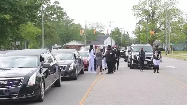 Son dakika haber | ABD'de polis tarafından öldürülen siyahi Andrew Brown için cenaze töreni yapıldı Son dakika haber | ABD'de polis tarafından öldürülen siyahi Andrew Brown için cenaze töreni yapıldı