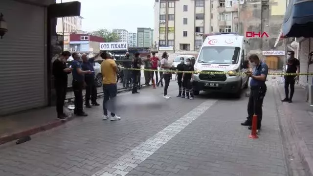 Ne olduysa saniyeler içinde oldu, 9 katlı binanın çatısından düşen kadın kurtarılamadı Ne olduysa saniyeler içinde oldu, 9 katlı binanın çatısından düşen kadın kurtarılamadı