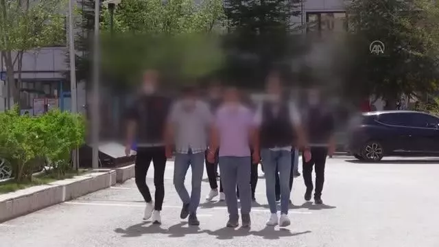 AFYONKARAHİSAR - Uyuşturucu operasyonunda 5 zanlı tutuklandı AFYONKARAHİSAR - Uyuşturucu operasyonunda 5 zanlı tutuklandı