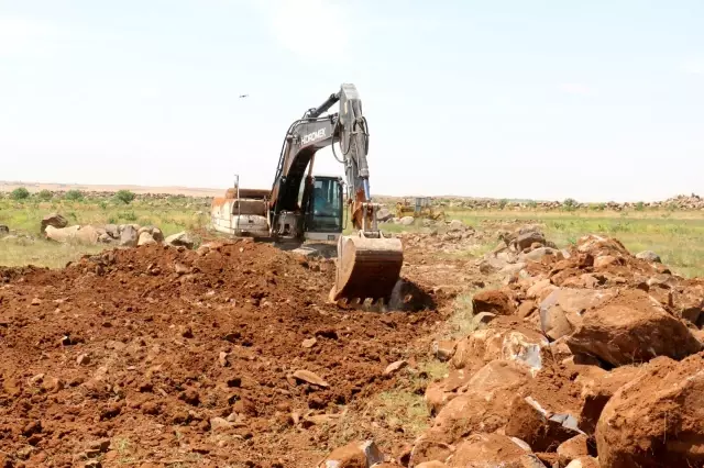 Akçakale'de doğalgaz çalışmaları başladı Akçakale'de doğalgaz çalışmaları başladı