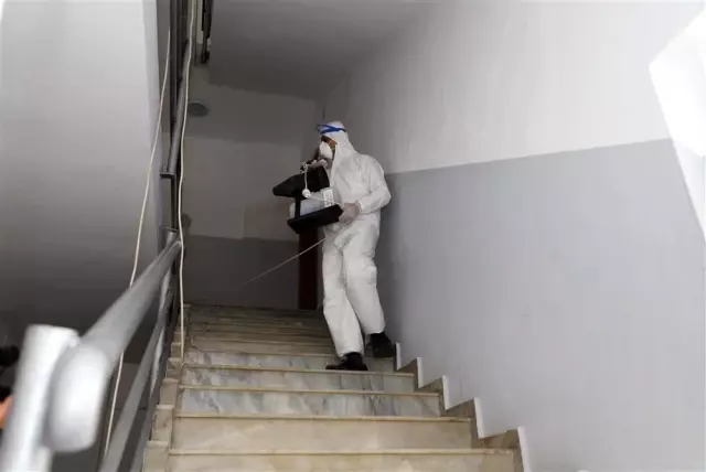 Alanya Belediyesi salgında 7 bin 800 noktada dezenfeksiyon yaptı Alanya Belediyesi salgında 7 bin 800 noktada dezenfeksiyon yaptı
