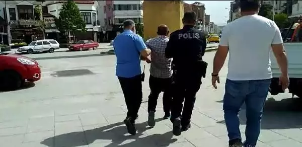 Son dakika haber: ÇORUM ALKOLLÜ OLARAK SOKAĞA ÇIKTI, POLİSE ZOR ANLAR YAŞATTI Son dakika haber: ÇORUM ALKOLLÜ OLARAK SOKAĞA ÇIKTI, POLİSE ZOR ANLAR YAŞATTI