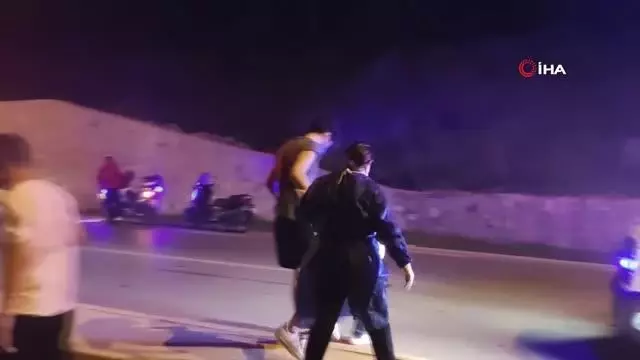 Alkollü sürücü uygulama noktasına daldı: Polisler canını zor kurtardı Alkollü sürücü uygulama noktasına daldı: Polisler canını zor kurtardı