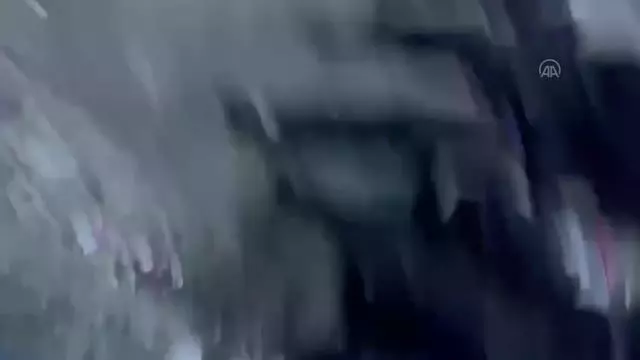 Almanya'da 1 Mayıs'ta çıkan şiddet olaylarında AA muhabirleri yaralandı Almanya'da 1 Mayıs'ta çıkan şiddet olaylarında AA muhabirleri yaralandı