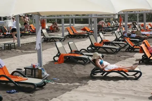 Antalya, tam kapanmada 100 bin turist ağırlıyor Antalya, tam kapanmada 100 bin turist ağırlıyor
