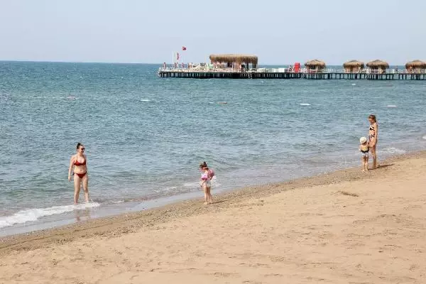 Antalya, tam kapanmada 100 bin turist ağırlıyor Antalya, tam kapanmada 100 bin turist ağırlıyor