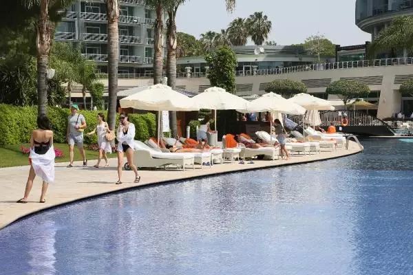 Antalya, tam kapanmada 100 bin turist ağırlıyor Antalya, tam kapanmada 100 bin turist ağırlıyor