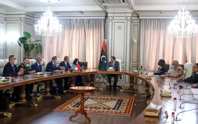 - Bakan Akar, Libya Başbakanı Dibeybe ile bir araya geldi - Bakan Akar, Libya Başbakanı Dibeybe ile bir araya geldi