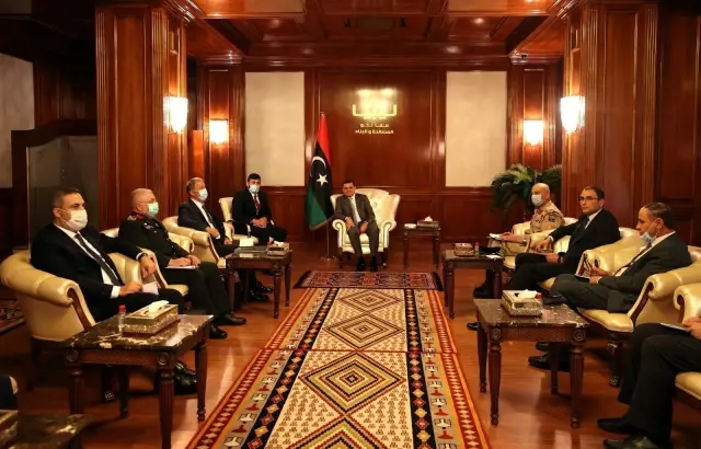 - Bakan Akar, Libya Başbakanı Dibeybe ile bir araya geldi - Bakan Akar, Libya Başbakanı Dibeybe ile bir araya geldi