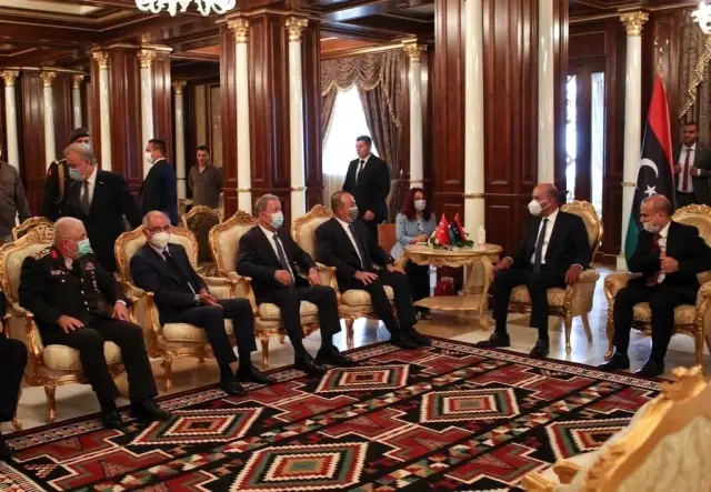 Dışişleri Bakanı Çavuşoğlu, Libyalı mevkidaşı Menguş'la ortak basın toplantısında konuştu Dışişleri Bakanı Çavuşoğlu, Libyalı mevkidaşı Menguş'la ortak basın toplantısında konuştu
