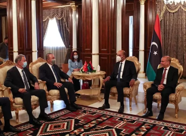 Dışişleri Bakanı Çavuşoğlu, Libyalı mevkidaşı Menguş'la ortak basın toplantısında konuştu Dışişleri Bakanı Çavuşoğlu, Libyalı mevkidaşı Menguş'la ortak basın toplantısında konuştu