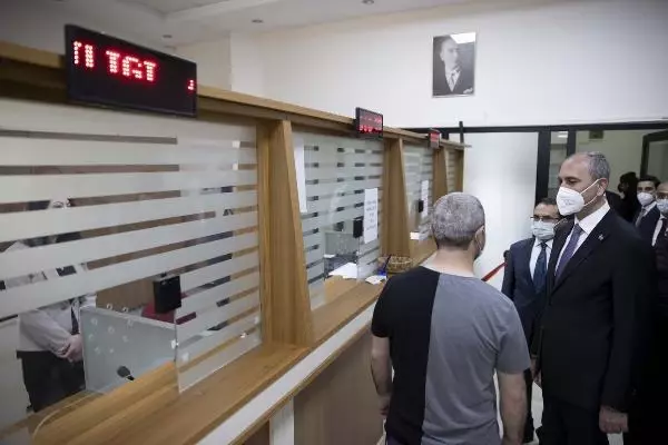 Bakan Gül'den Ankara Adliyesi'ne ziyaret Bakan Gül'den Ankara Adliyesi'ne ziyaret