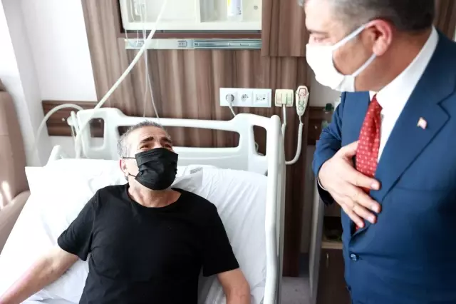 Bakan Koca Edirne'de tedavi gören hastaları ziyaret etti Bakan Koca Edirne'de tedavi gören hastaları ziyaret etti