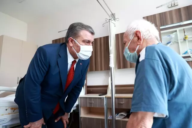 Bakan Koca Edirne'de tedavi gören hastaları ziyaret etti Bakan Koca Edirne'de tedavi gören hastaları ziyaret etti