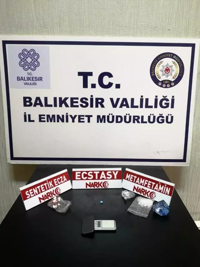 Son Dakika | Balıkesir'de polis suçlulara göz açtırmıyor: 30 gözaltı Son Dakika | Balıkesir'de polis suçlulara göz açtırmıyor: 30 gözaltı
