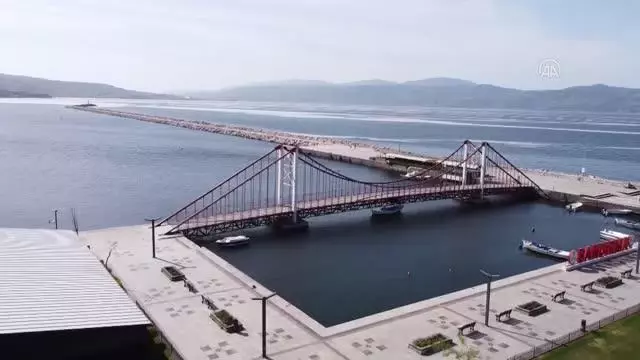 BALIKESİR - (DRONE) Marmara Denizi'nin birçok noktasına yayılan 'deniz salyası' Bandırma Körfezi'ni de kapladı BALIKESİR - (DRONE) Marmara Denizi'nin birçok noktasına yayılan 'deniz salyası' Bandırma Körfezi'ni de kapladı