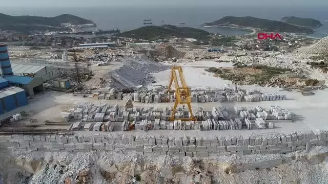BALIKESİR SARAYLAR'DA ÇIKARTILAN MERMER, 4 KITADA 15 ÜLKEYE İHRAÇ EDİLİYOR BALIKESİR SARAYLAR'DA ÇIKARTILAN MERMER, 4 KITADA 15 ÜLKEYE İHRAÇ EDİLİYOR