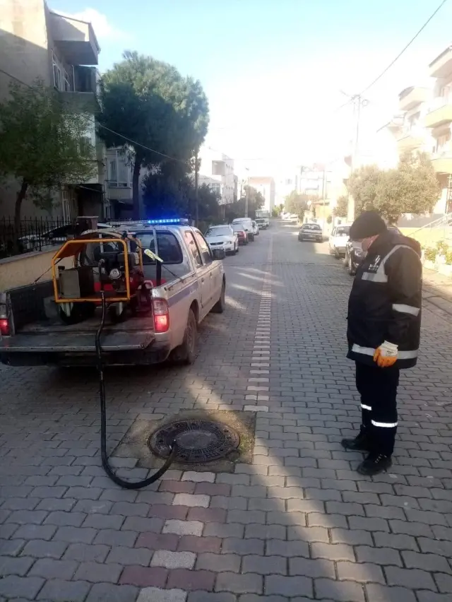 Bandırma'da haşere ile mücadele çalışmaları sürüyor Bandırma'da haşere ile mücadele çalışmaları sürüyor