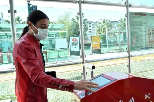 Samsun'da sağlık çalışanları 12 ayda 1,5 milyon kez ücretsiz toplu taşıma kullandı Samsun'da sağlık çalışanları 12 ayda 1,5 milyon kez ücretsiz toplu taşıma kullandı