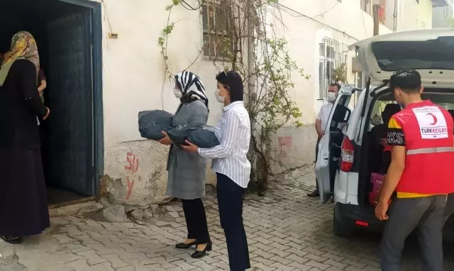 Başkan Sülük ve eşinden ihtiyaç sahiplerine yardım Başkan Sülük ve eşinden ihtiyaç sahiplerine yardım