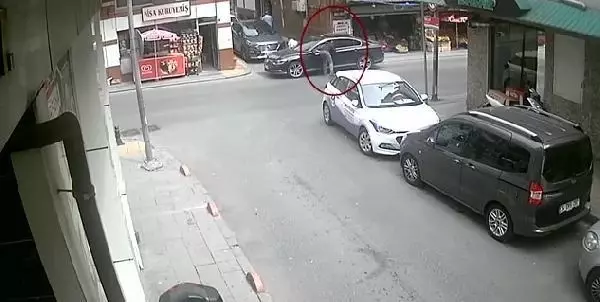 Son dakika haberi... BAYRAMPAŞA'DA MAHKEMEDEN SERBEST BIRAKILDIĞI GÜN YİNE HIRSIZLIKTAN GÖZALTINA ALINDI Son dakika haberi... BAYRAMPAŞA'DA MAHKEMEDEN SERBEST BIRAKILDIĞI GÜN YİNE HIRSIZLIKTAN GÖZALTINA ALINDI