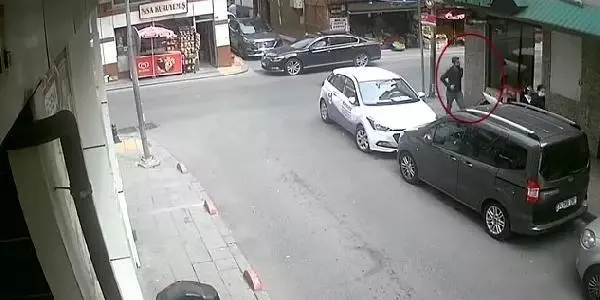 Son dakika haberi... BAYRAMPAŞA'DA MAHKEMEDEN SERBEST BIRAKILDIĞI GÜN YİNE HIRSIZLIKTAN GÖZALTINA ALINDI Son dakika haberi... BAYRAMPAŞA'DA MAHKEMEDEN SERBEST BIRAKILDIĞI GÜN YİNE HIRSIZLIKTAN GÖZALTINA ALINDI