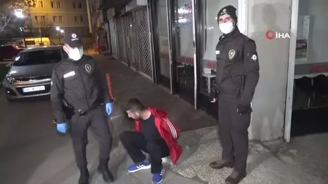 Bekçilerden kaçan 1'i kadın 2 kişinin üzerinde esrar çıktı Bekçilerden kaçan 1'i kadın 2 kişinin üzerinde esrar çıktı