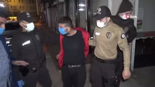 Bekçilerden kaçan 1'i kadın 2 kişinin üzerinde esrar çıktı Bekçilerden kaçan 1'i kadın 2 kişinin üzerinde esrar çıktı