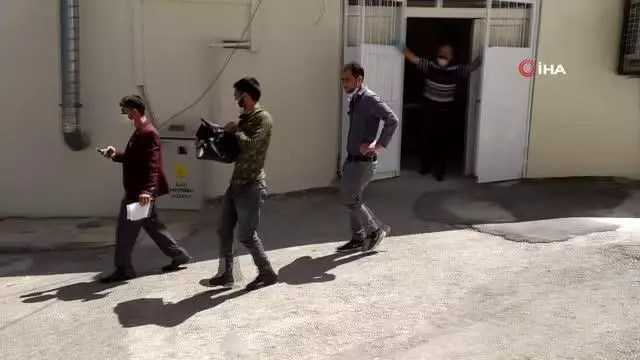 Bir babanın en ağır yükü.. Ölen bebeğini kucağına alarak defnetmeye götürdü Bir babanın en ağır yükü.. Ölen bebeğini kucağına alarak defnetmeye götürdü