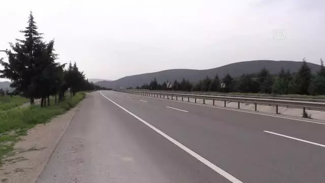 Bursa ve çevre illerde 'tam kapanma'ya uyuluyor Bursa ve çevre illerde 'tam kapanma'ya uyuluyor
