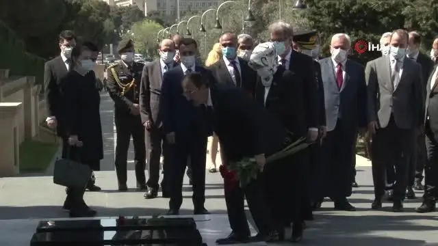 Son dakika haberleri... - Büyükelçi Bağcı, Bakü'deki şehitlikleri ziyaret etti Son dakika haberleri... - Büyükelçi Bağcı, Bakü'deki şehitlikleri ziyaret etti