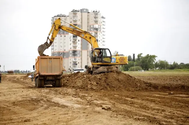 Antalya Büyükşehir Belediyesi içme suyu ve yol çalışmalarını sürdürüyor Antalya Büyükşehir Belediyesi içme suyu ve yol çalışmalarını sürdürüyor
