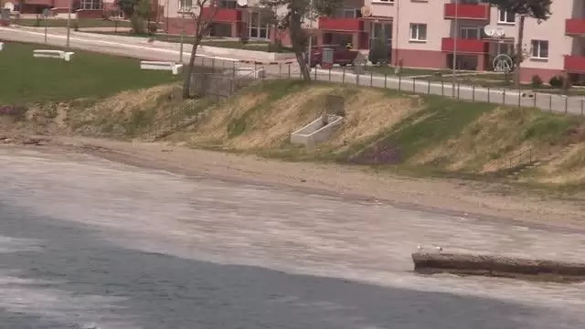ÇANAKKALE - Çanakkale Boğazı'nda da görülen 'deniz salyası' Marmara Denizi'nde balıkçılığı tehdit ediyor ÇANAKKALE - Çanakkale Boğazı'nda da görülen 'deniz salyası' Marmara Denizi'nde balıkçılığı tehdit ediyor