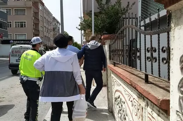 Kısıtlamayı ihlal eden karı-koca ceza yiyince deliye döndü! Polise bağırarak bela okudular Kısıtlamayı ihlal eden karı-koca ceza yiyince deliye döndü! Polise bağırarak bela okudular
