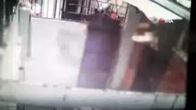 Cezaevinden yeni çıkan şahıs, Fatih'te cinayet işledi, Esenyurt'ta polise teslim oldu Cezaevinden yeni çıkan şahıs, Fatih'te cinayet işledi, Esenyurt'ta polise teslim oldu