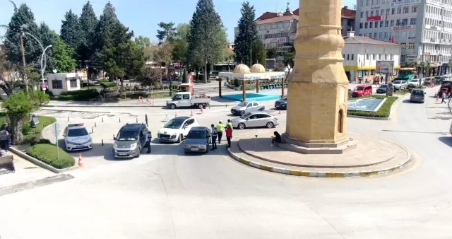 Çorum'da yasağa uymayan 32 şahsa işlem yapıldı Çorum'da yasağa uymayan 32 şahsa işlem yapıldı