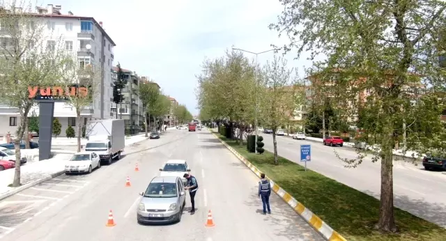 Çorum'da yasağa uymayan 32 şahsa işlem yapıldı Çorum'da yasağa uymayan 32 şahsa işlem yapıldı