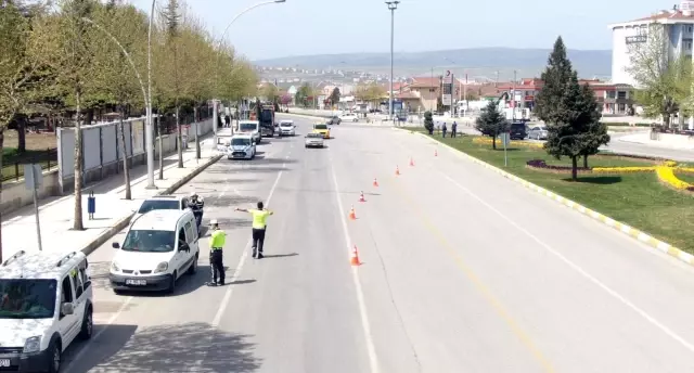 Çorum'da yasağa uymayan 32 şahsa işlem yapıldı Çorum'da yasağa uymayan 32 şahsa işlem yapıldı