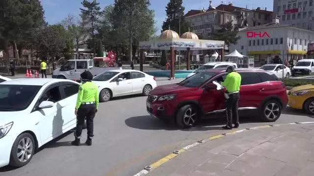 ÇORUM'DA YOLLARDA ARAÇ YOĞUNLUĞU ÇORUM'DA YOLLARDA ARAÇ YOĞUNLUĞU