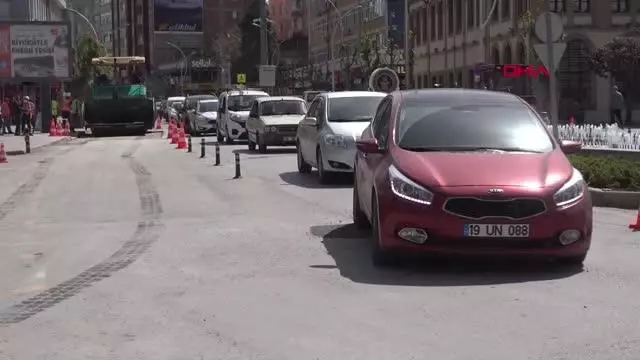 ÇORUM'DA YOLLARDA ARAÇ YOĞUNLUĞU ÇORUM'DA YOLLARDA ARAÇ YOĞUNLUĞU