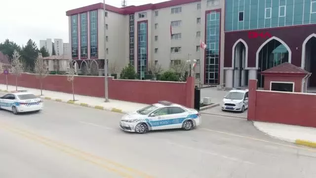ÇORUM POLİSLERDEN 'TRAFİK HAFTASI'NA TÜRKÜLÜ KLİP ÇORUM POLİSLERDEN 'TRAFİK HAFTASI'NA TÜRKÜLÜ KLİP