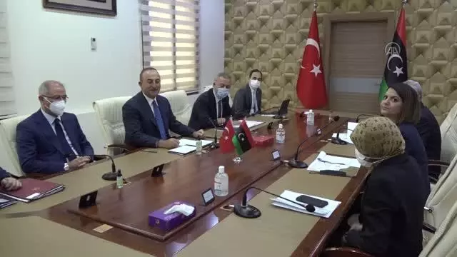Dışişleri Bakanı Çavuşoğlu, Libyalı mevkidaşı Menguş'la ortak basın toplantısında konuştu Dışişleri Bakanı Çavuşoğlu, Libyalı mevkidaşı Menguş'la ortak basın toplantısında konuştu