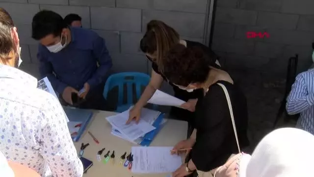 DİYARBAKIR SUR'DA YAPIMI TAMAMLANAN KONUTLAR HAK SAHİPLERİNE TESLİM EDİLDİ DİYARBAKIR SUR'DA YAPIMI TAMAMLANAN KONUTLAR HAK SAHİPLERİNE TESLİM EDİLDİ