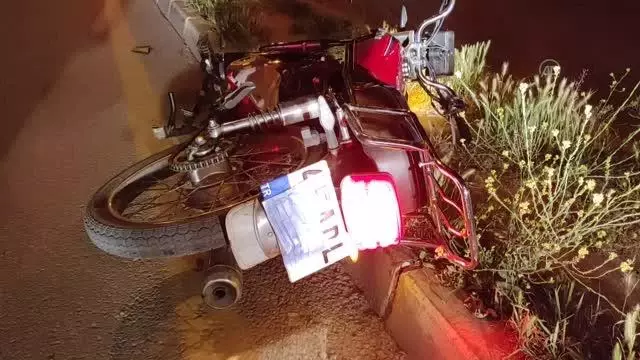 Son dakika haberi | 'Dur' ihtarına uymayan motosiklet sürücüsü ile arkadaşı polis aracına çarpınca yakalandı Son dakika haberi | 'Dur' ihtarına uymayan motosiklet sürücüsü ile arkadaşı polis aracına çarpınca yakalandı