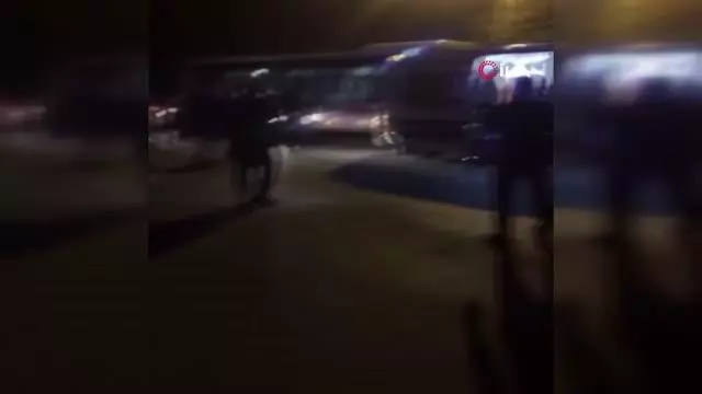 Son Dakika | Dur ihtarına uymayan şüpheliler polise ateş açtı: 2 polis yaralı Son Dakika | Dur ihtarına uymayan şüpheliler polise ateş açtı: 2 polis yaralı